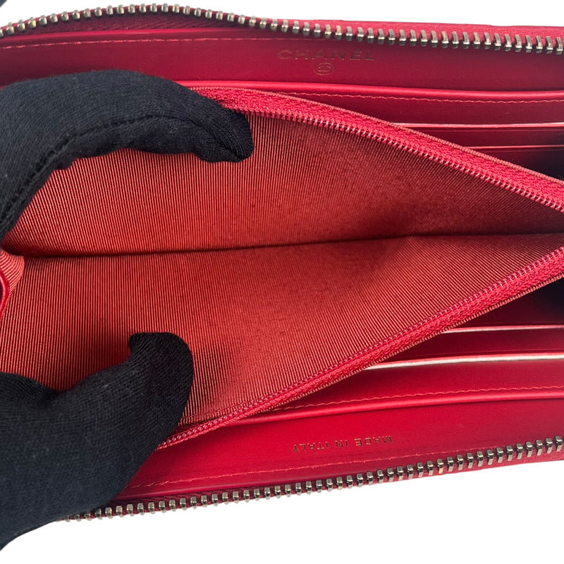 CHANEL Matelasse 2.55 Round Zip Long Wallet - Red 