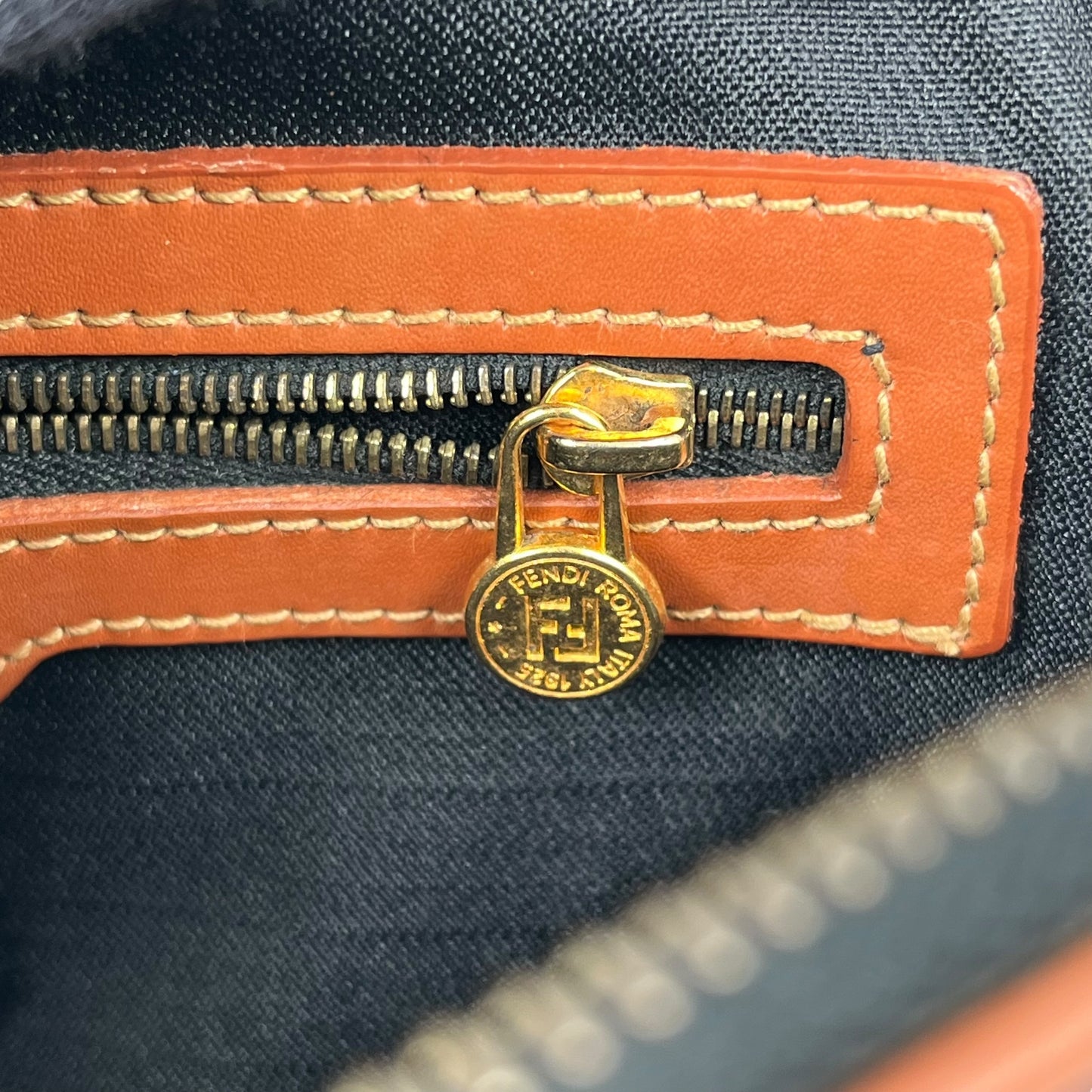 FENDI ペカン ロゴ ストライプ ハンドバッグ - ブラウン