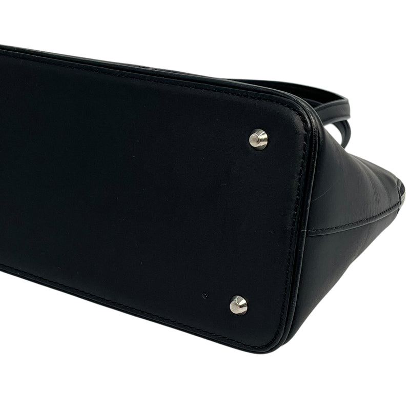 BURBERRY Leather Handbag - Black 