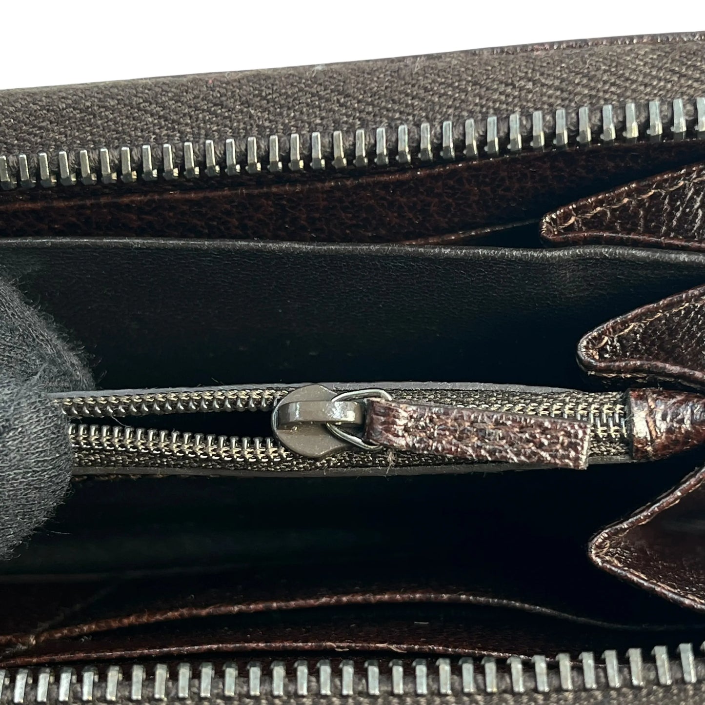 GUCCI キャンバス グッチシマ ラウンドジップ ロングウォレット - ブラウン