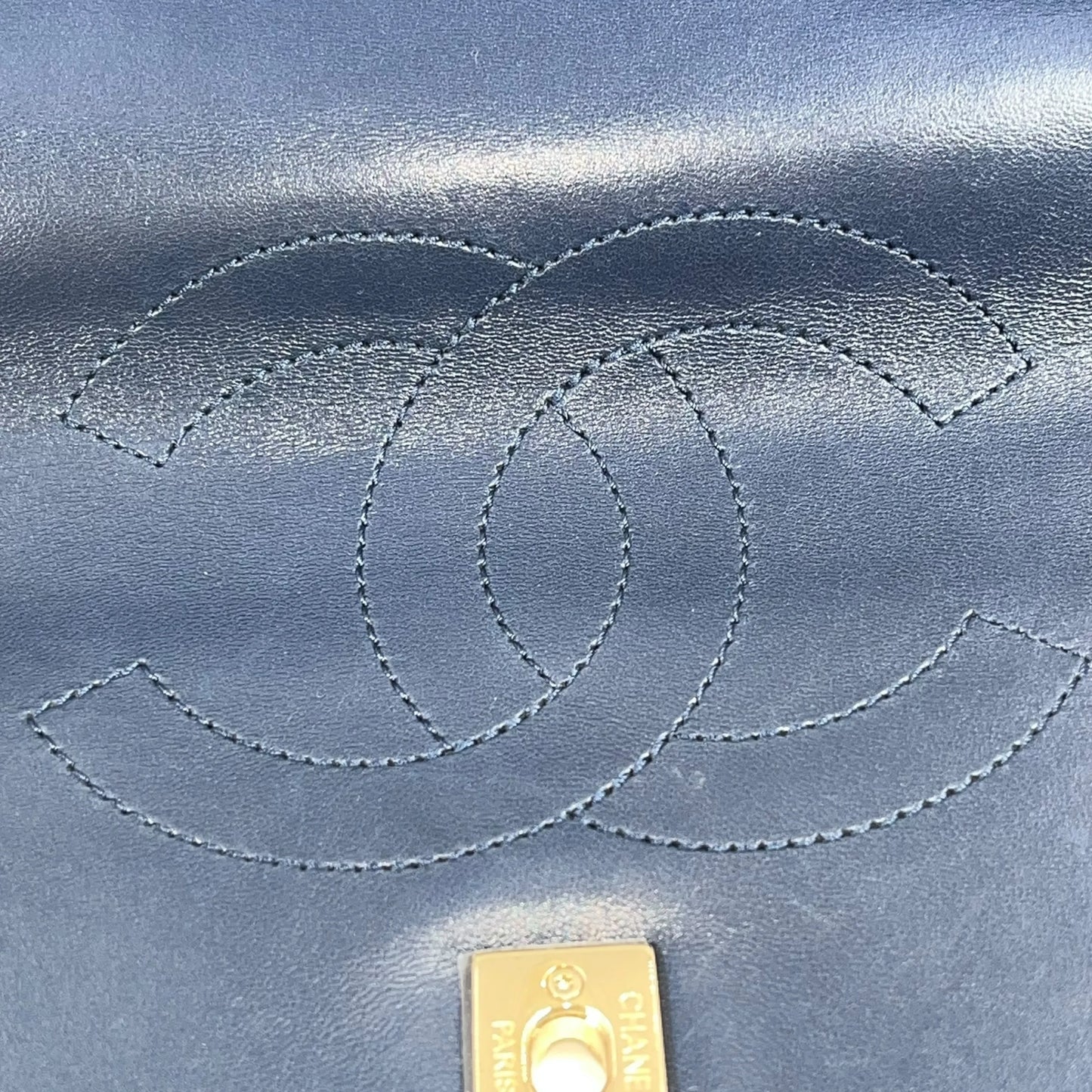 CHANEL Calfskin Matelassé Top Handle Trendy CC Handbag with Chain Shoulder Bag - Navy 