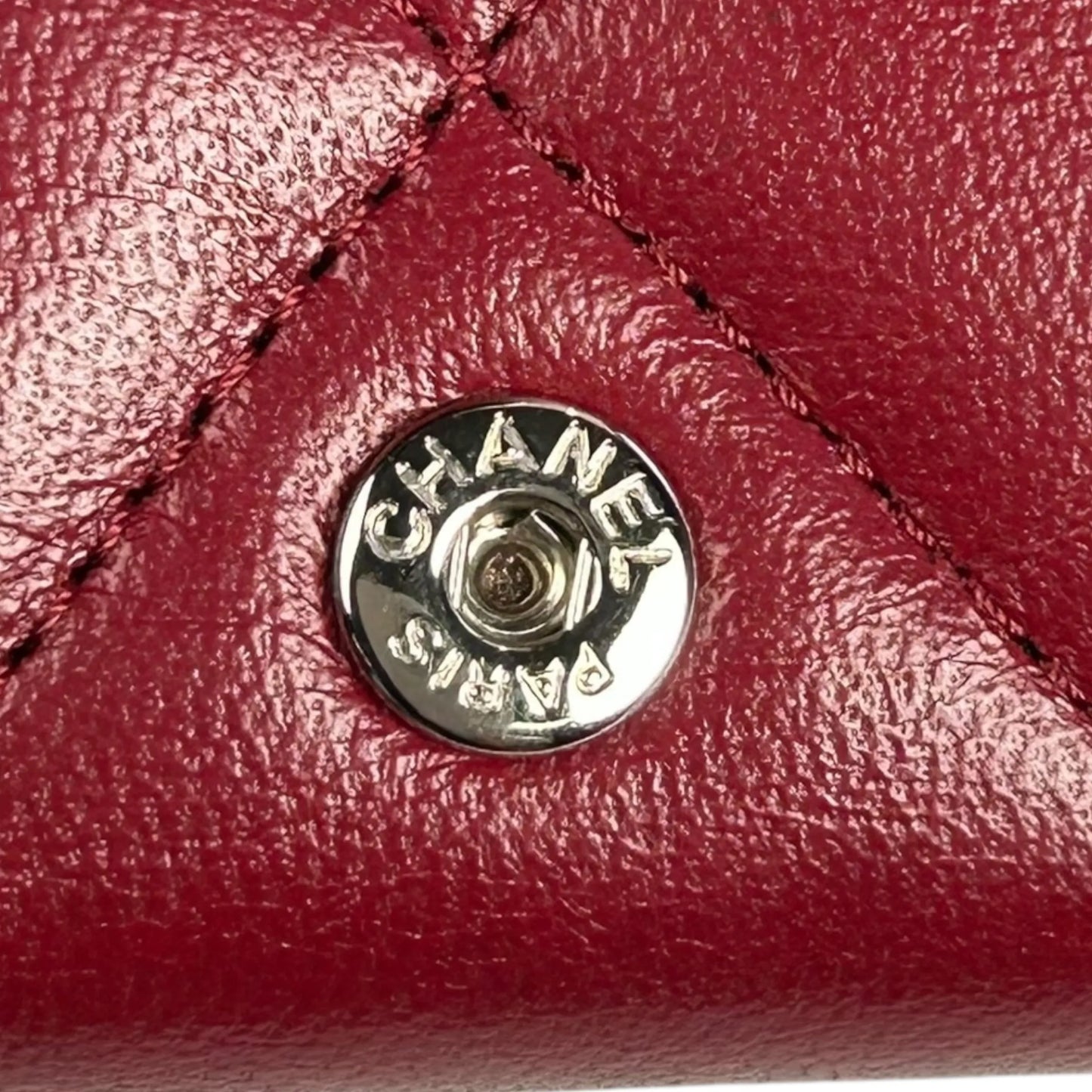 CHANEL マトラッセ シャネル 19 三つ折り財布 コンパクトウォレット - レッド