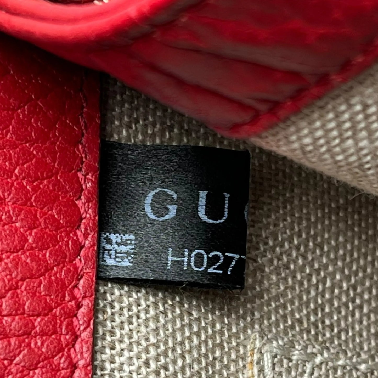 GUCCI Interlocking G Shoulder Bag - Red 
