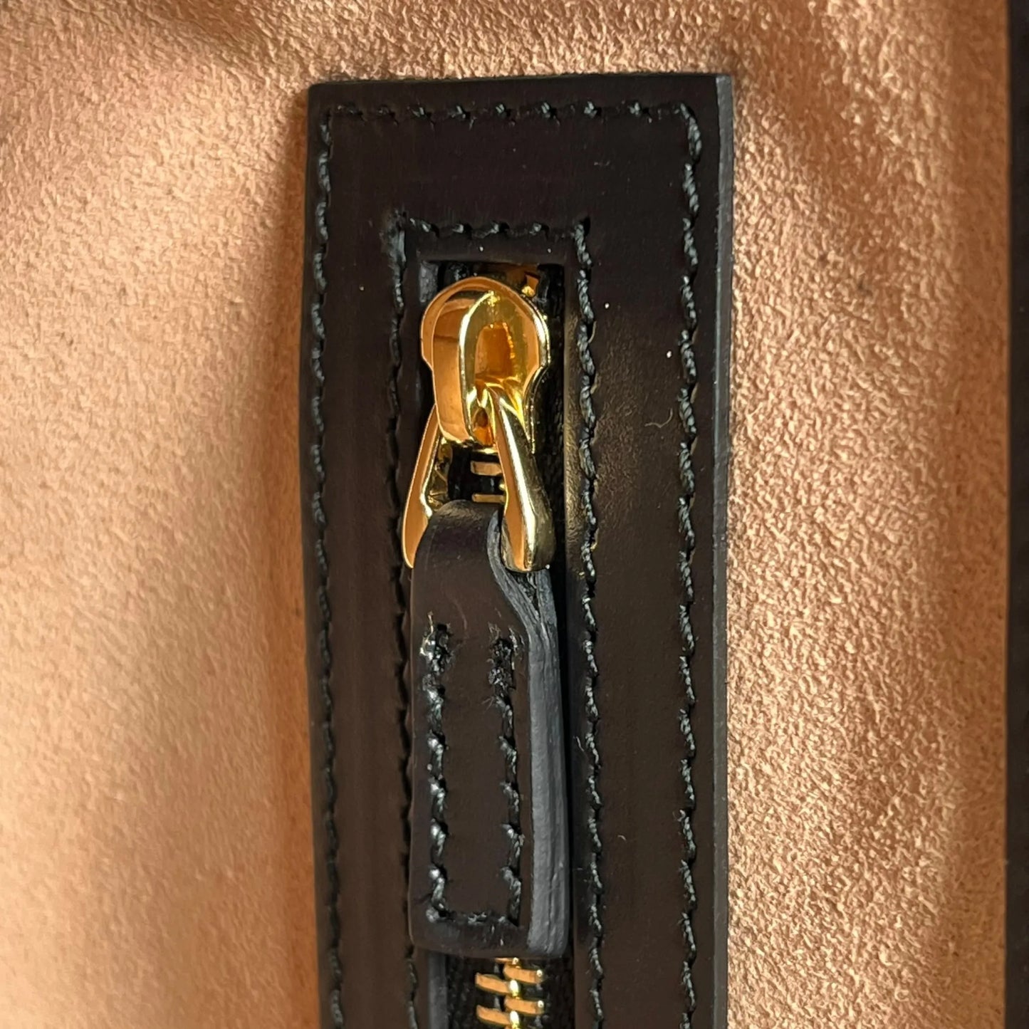 GUCCI Guccissima Padlock Top Handle Leather Hand Bag - Black 