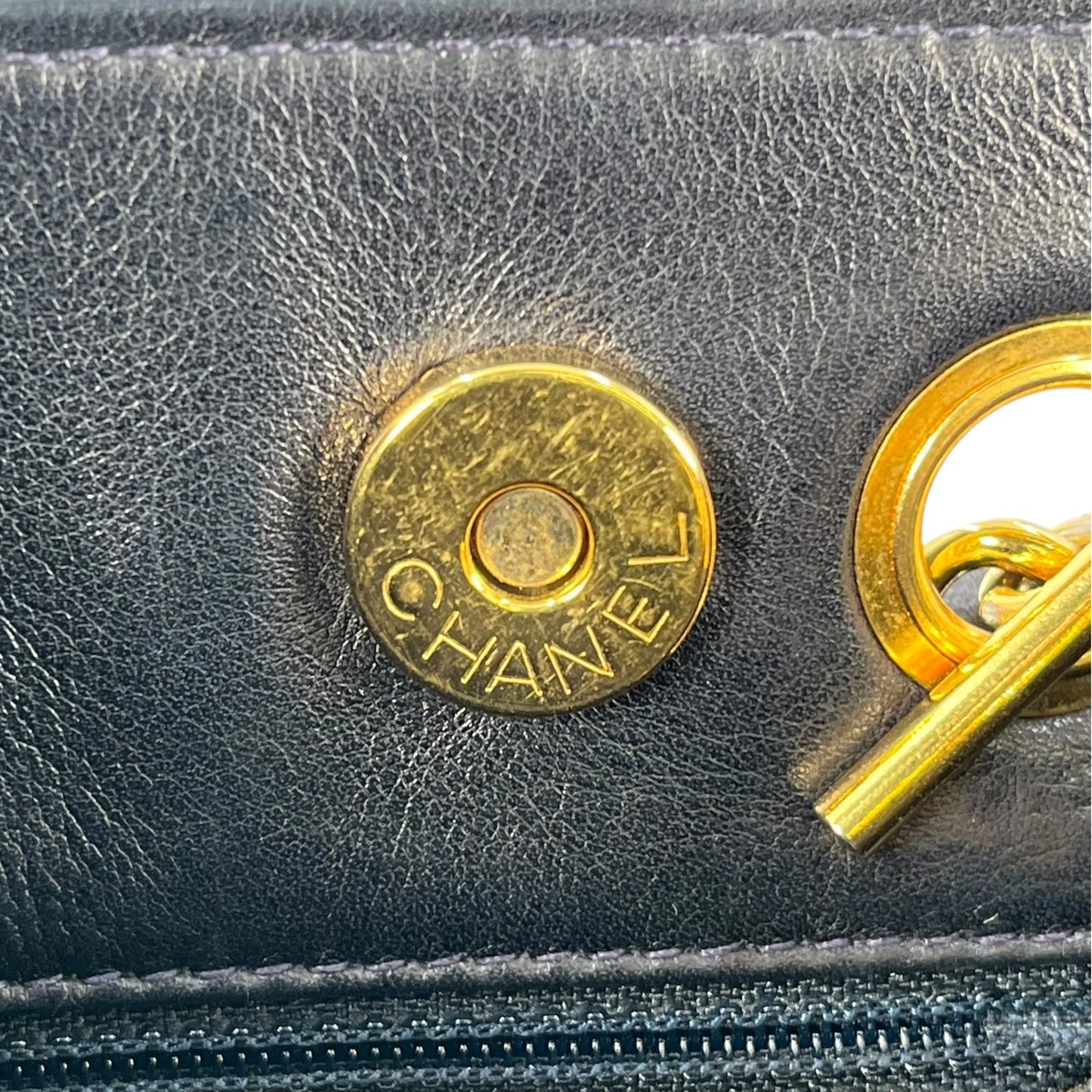 CHANEL CCロゴ ラムスキン チェーンショルダーバッグ - ブラック