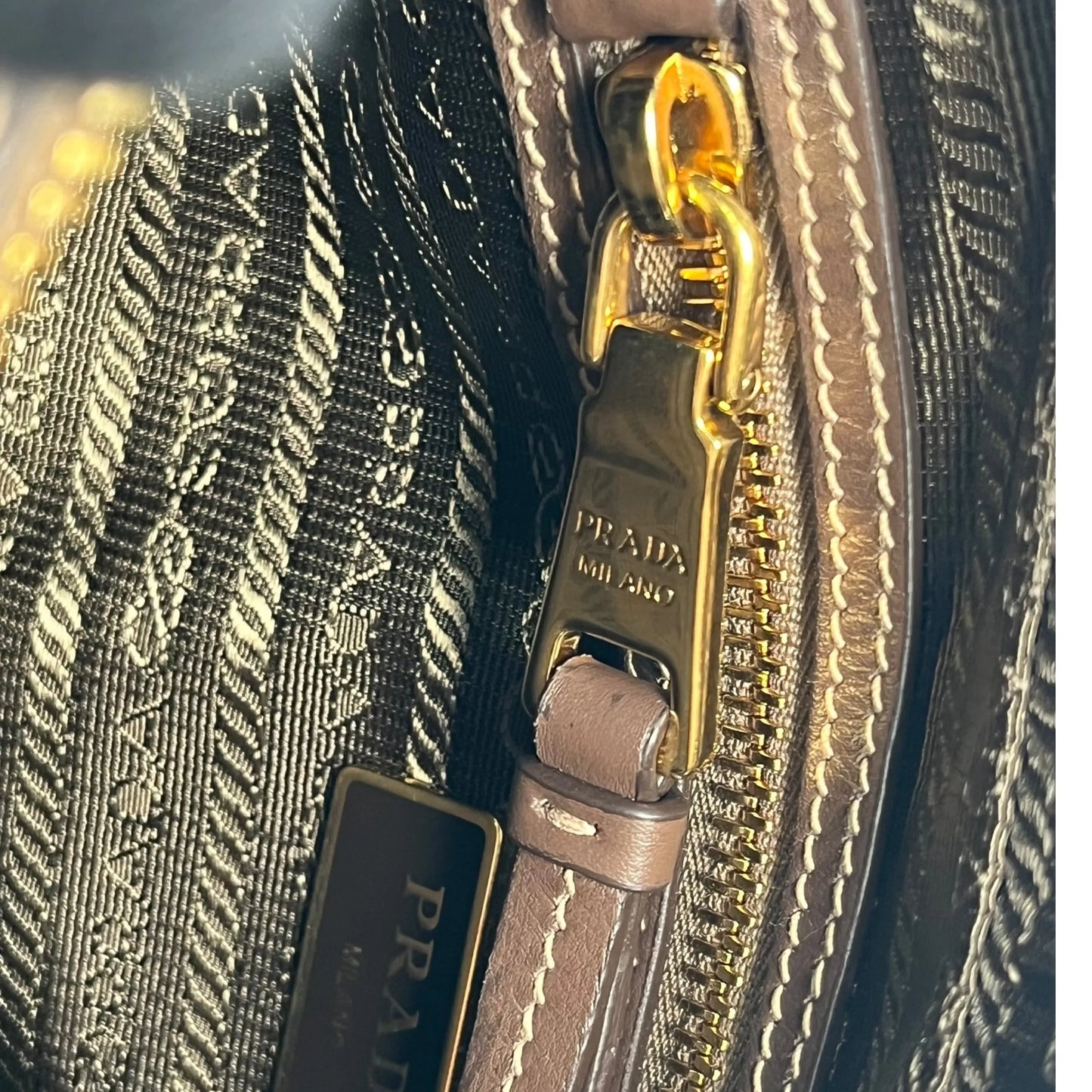 PRADA プラダロゴ ジャカード ショルダーバッグ - ベージュ