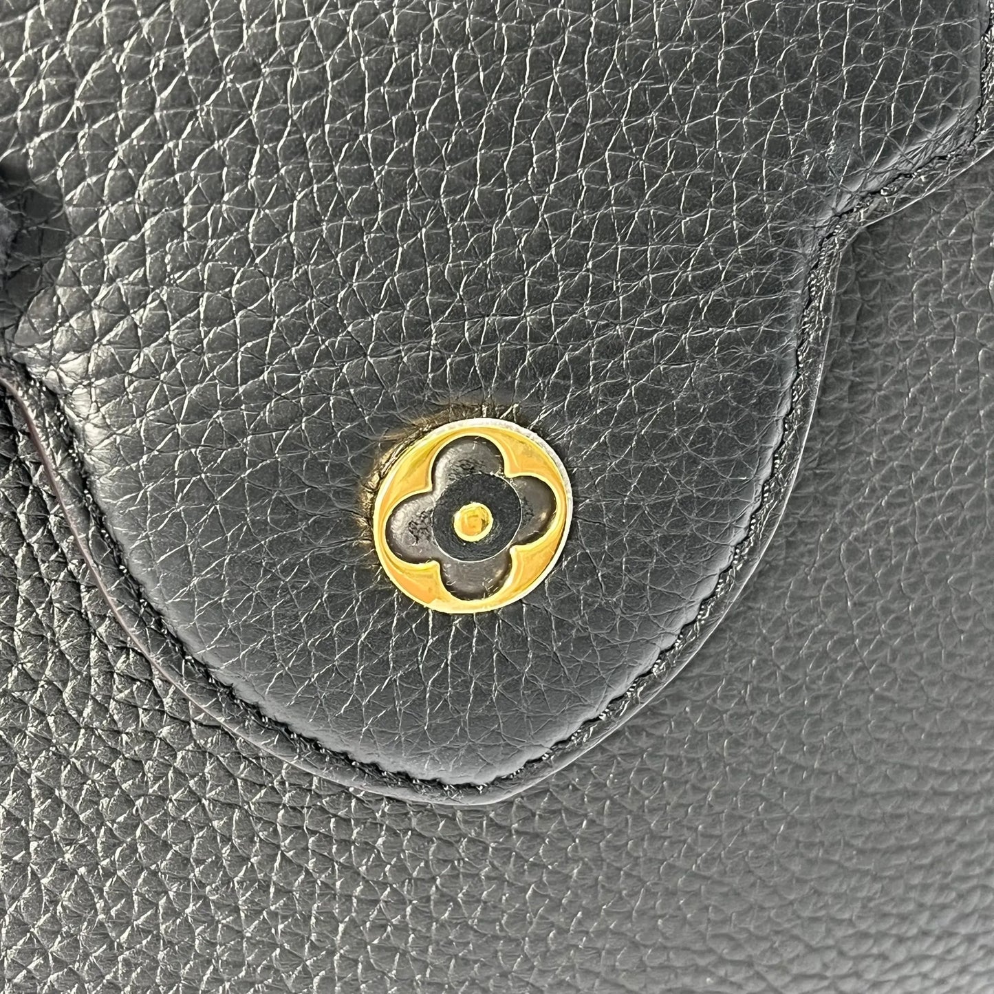 LOUIS VUITTON Capucines BB Handbag/Shoulder Bag - Black 