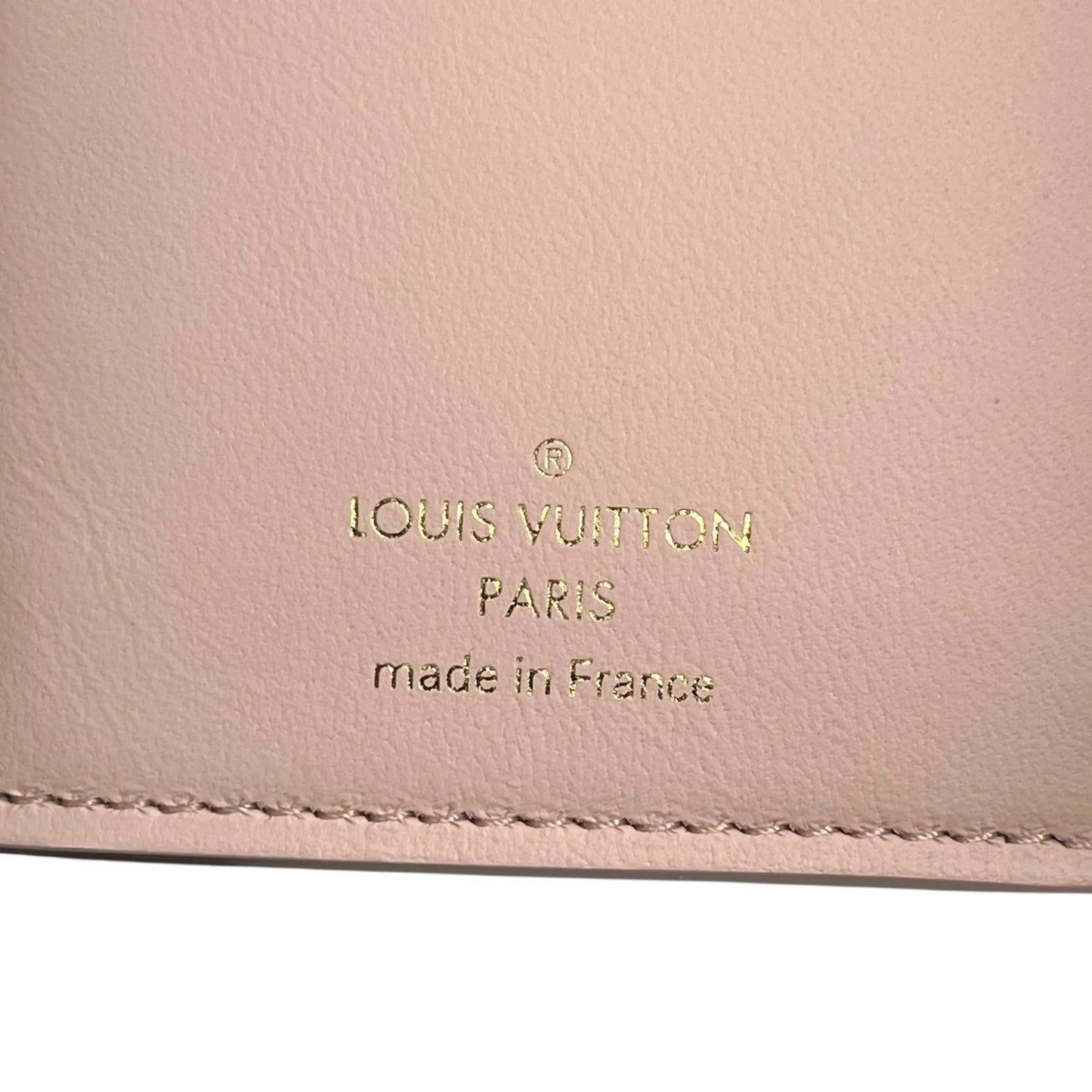 LOUIS VUITTON Portefeuille Capucines Compact Wallet - Pink 