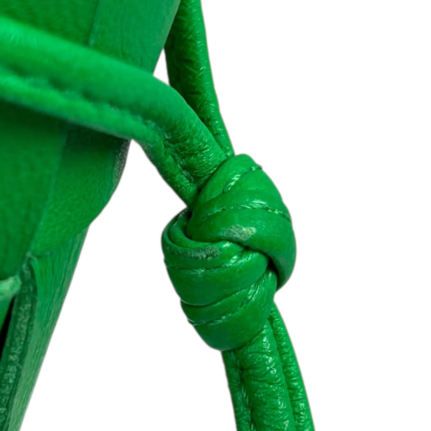 BOTTEGA VENETA Small Cassette Bucket Bag in Intrecciato Leather - Green 