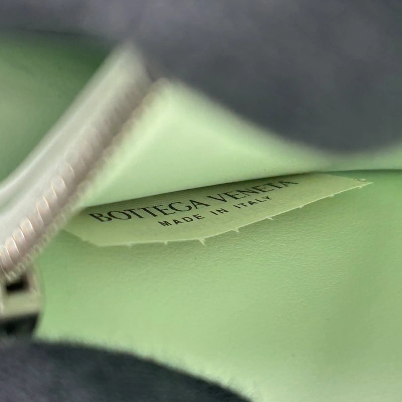 BOTTEGA VENETA Cassette Intrecciato Leather Round Zip Long Wallet - White 