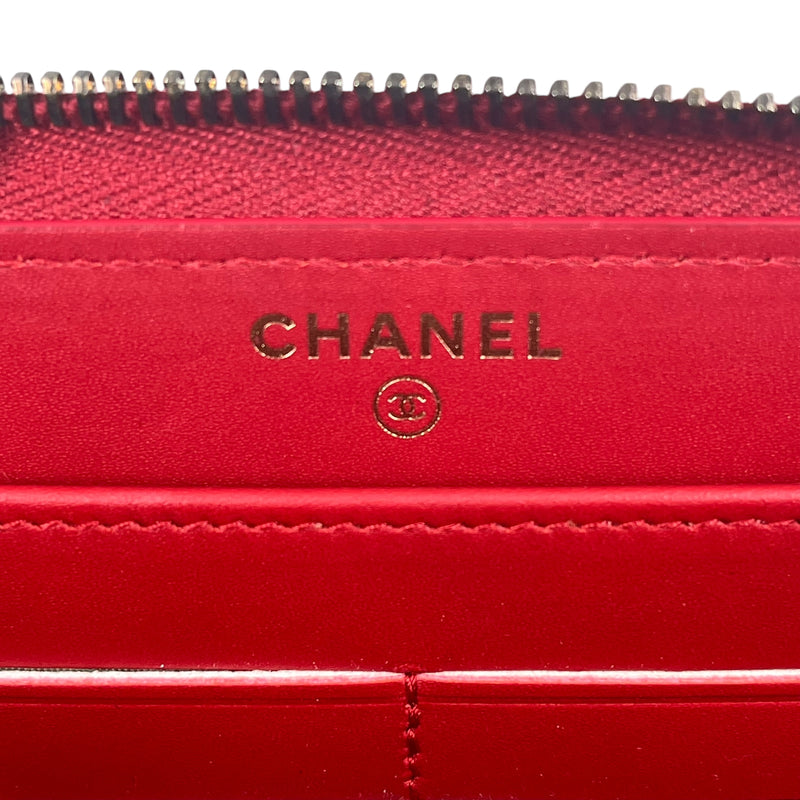 CHANEL Matelasse 2.55 Round Zip Long Wallet - Red 