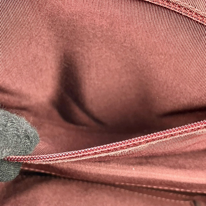 CHANEL シェブロン V-ステッチ CCマーク ハンドバッグ - ブラック × ゴールド