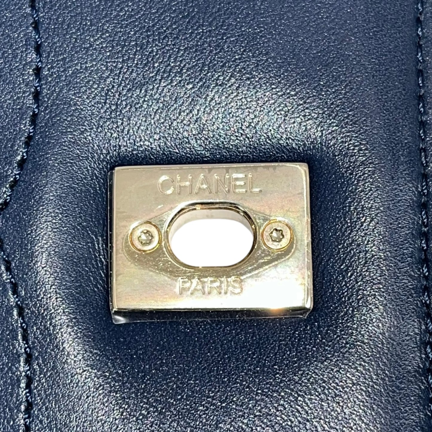 CHANEL Calfskin Matelassé Top Handle Trendy CC Handbag with Chain Shoulder Bag - Navy 