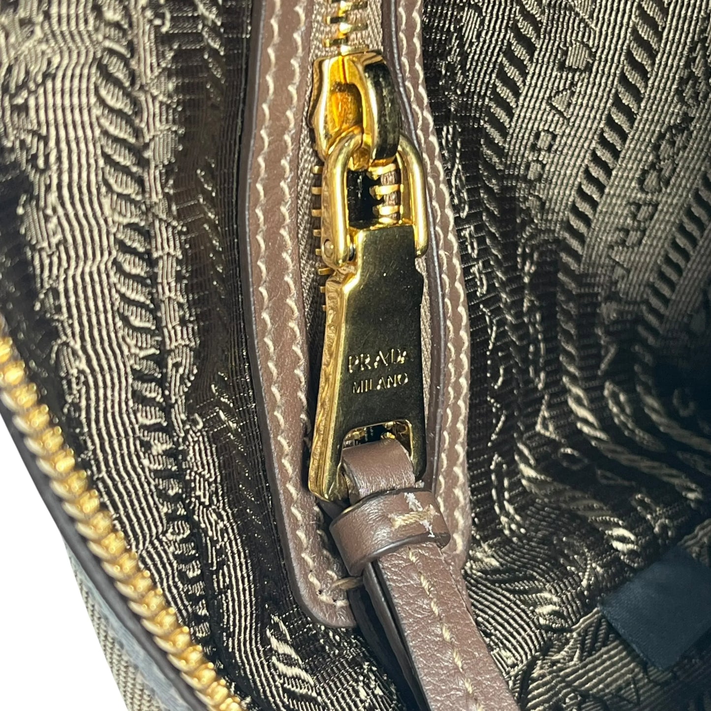 PRADA プラダロゴ ジャカード ショルダーバッグ - ベージュ