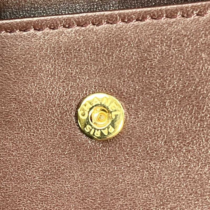 CHANEL マトラッセ クラシック フラップ コンパクトウォレット ラムスキン 三つ折り財布 - ブラック