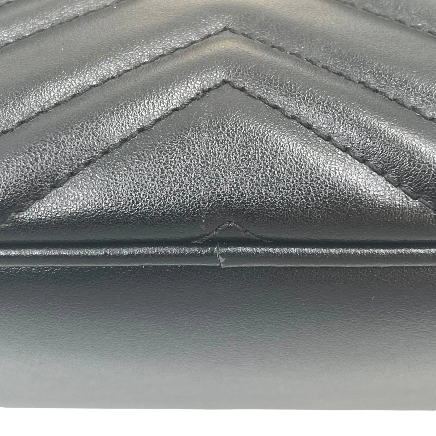 GUCCI GG Marmont Leather Shoulder Bag - Black 