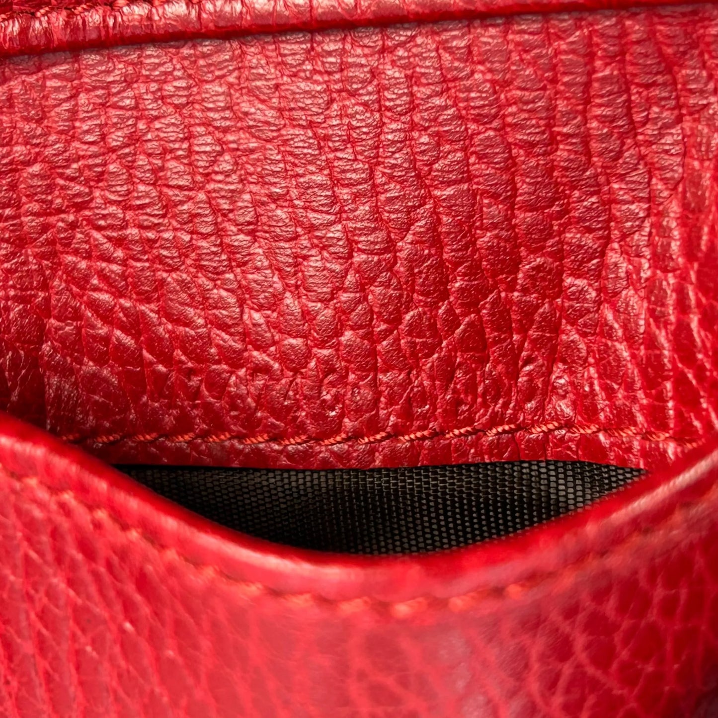 GUCCI GG Marmont Leather Compact Wallet - Red 