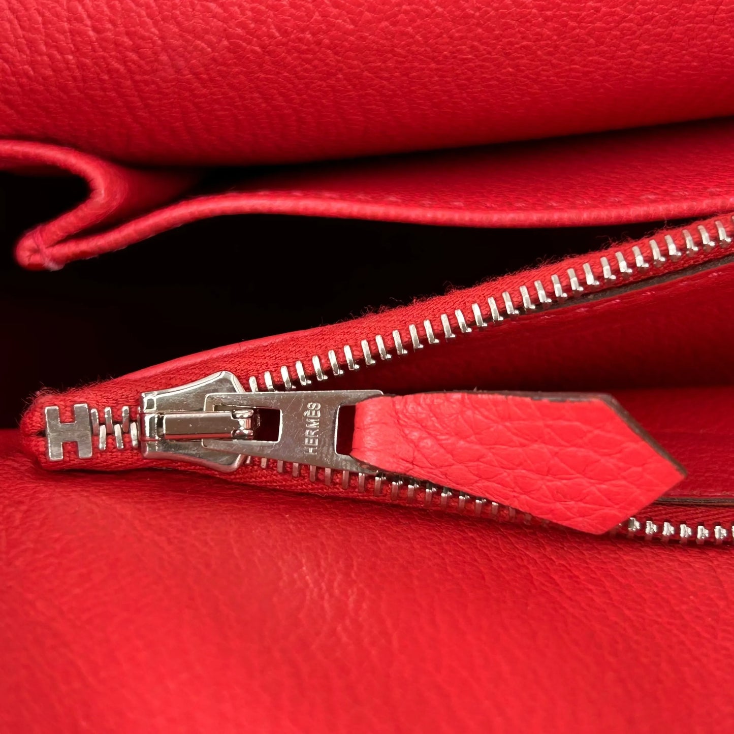 Hermès Gypsiere 37 Shoulder Bag in Taurillon Clemence Leather with N Stamp (2010) - Red 