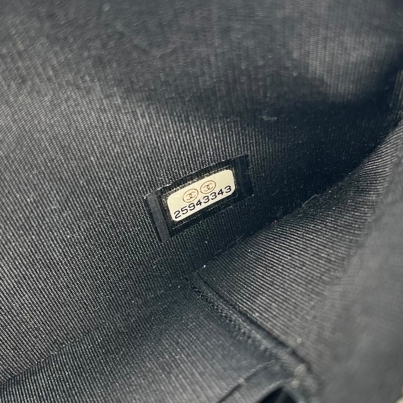 CHANEL Chevron Lambskin Chain Wallet - Black 