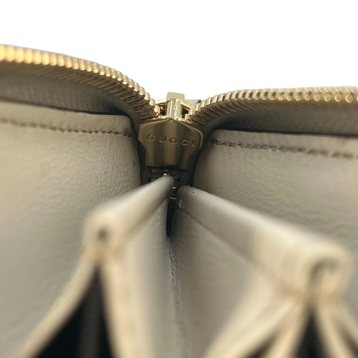 GUCCI Leather Round Zip Long Wallet - Beige 