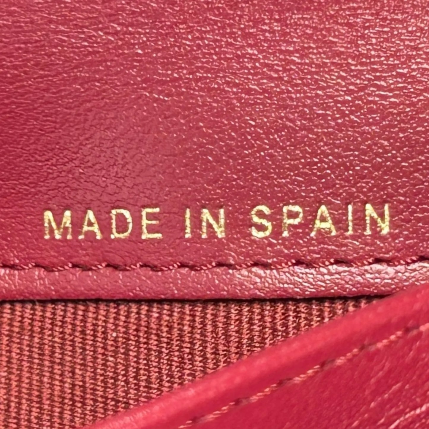 CHANEL マトラッセ シャネル 19 三つ折り財布 コンパクトウォレット - レッド