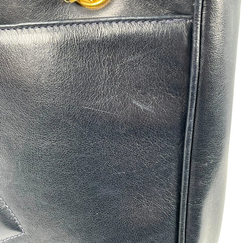 CHANEL CCロゴ ラムスキン チェーンショルダーバッグ - ブラック