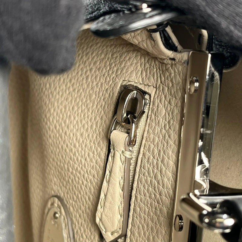 FENDI Peekaboo Leather Handbag/Shoulder Bag - Grey 