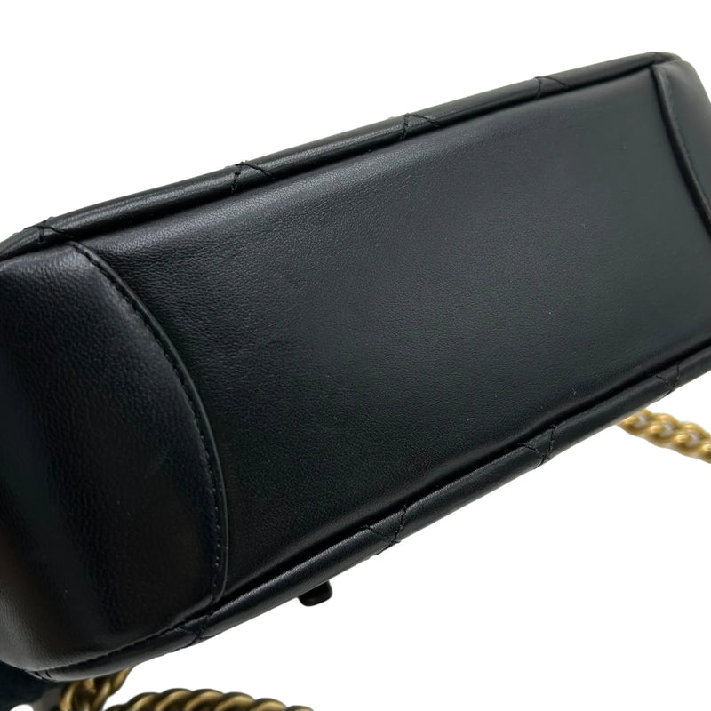 CHANEL Matelasse Vanity Bag with Chain Shoulder Bag - Black 