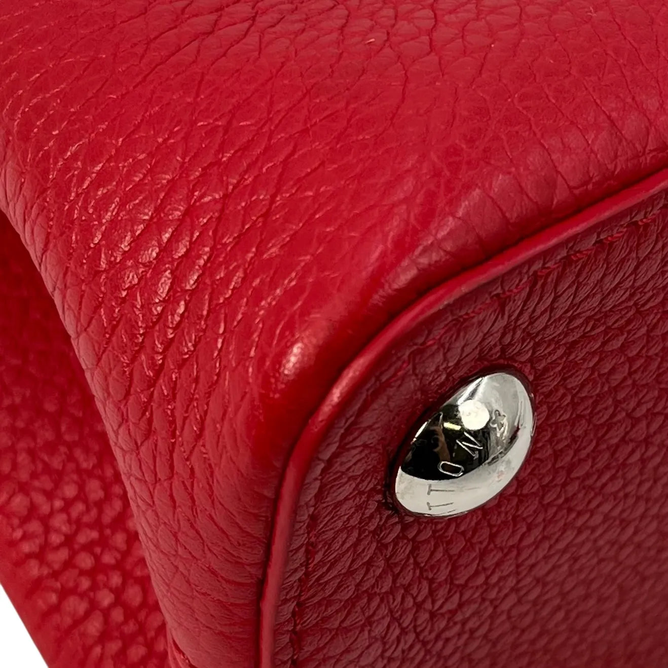 LOUIS VUITTON Capucines BB Leather Handbag/Shoulder Bag - Red 