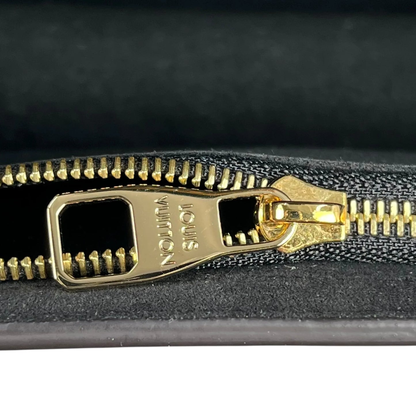 LOUIS VUITTON バムバッグ ドーフィーヌ ミニ モノグラム キャンバス ショルダーバッグ - グリーン