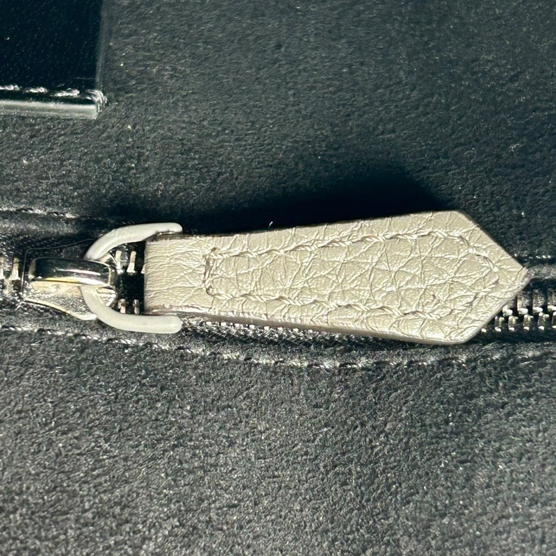 FENDI Baguette Messenger Bag Leather Shoulder Bag - Grey 