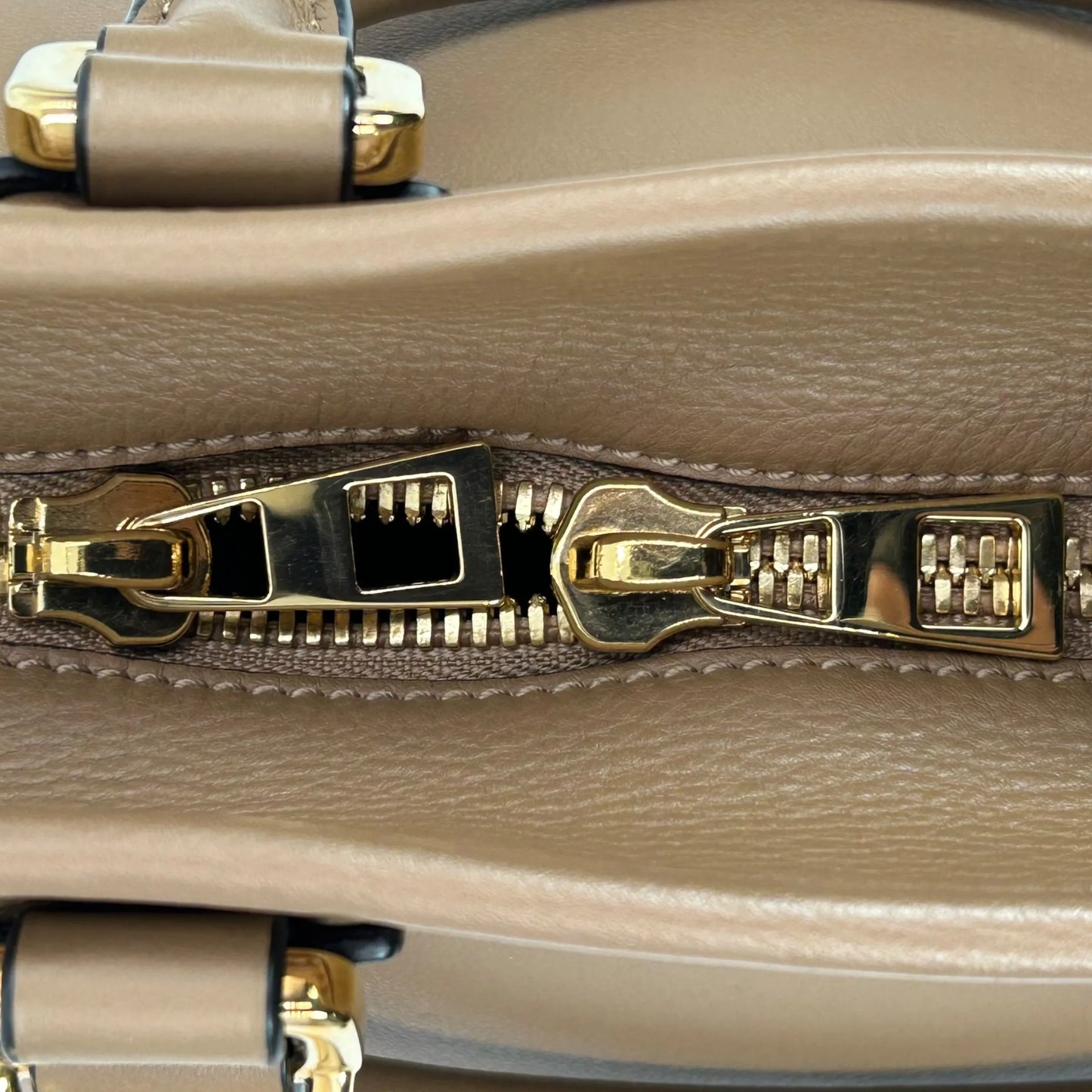 Loewe Amazona 28 Calfskin Handbag/Shoulder Bag - Brown 