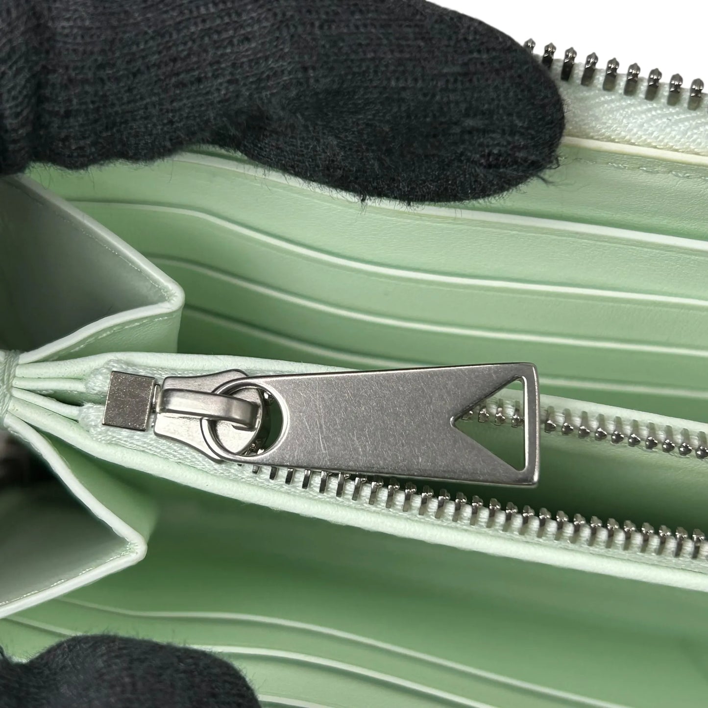 BOTTEGA VENETA Cassette Intrecciato Leather Round Zip Long Wallet - White 