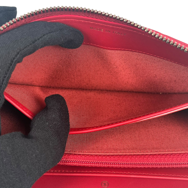 CHANEL Matelasse 2.55 Round Zip Long Wallet - Red 