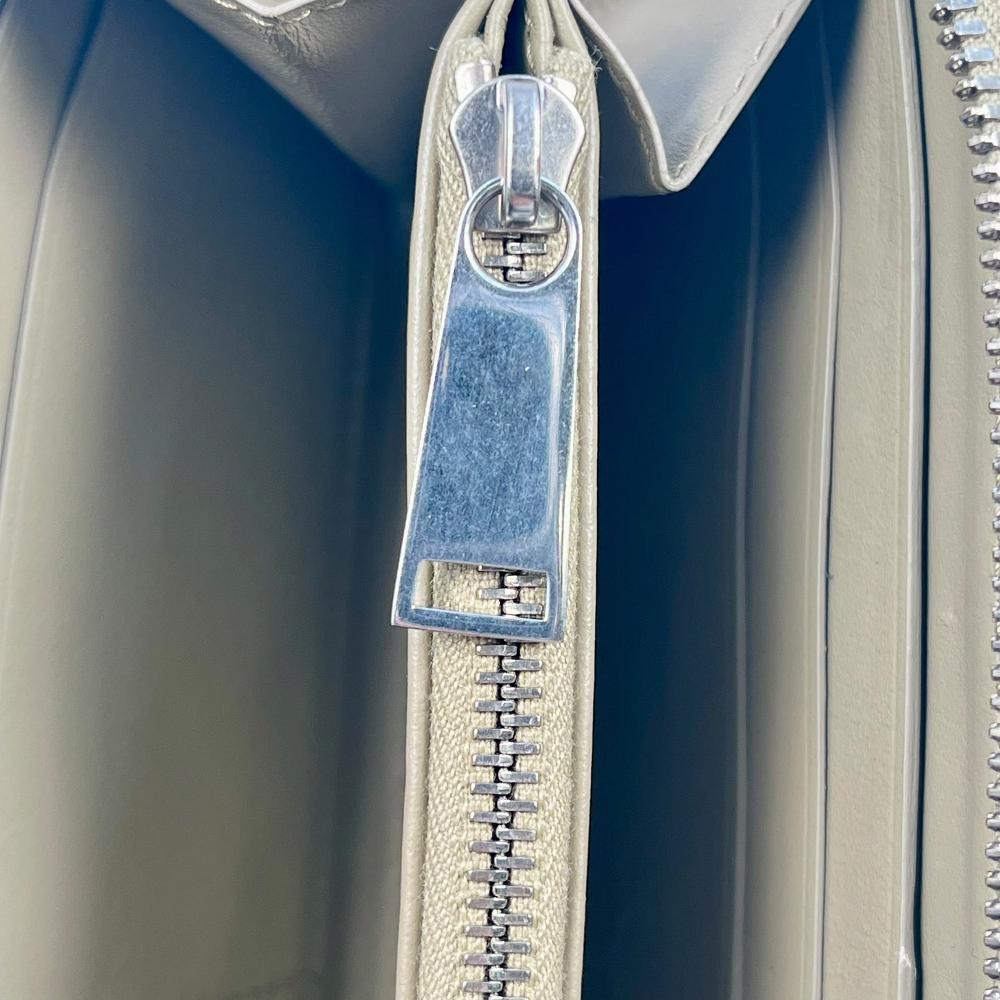 Bottega Veneta Maxi Intrecciato Zip Around Long Wallet - Beige 