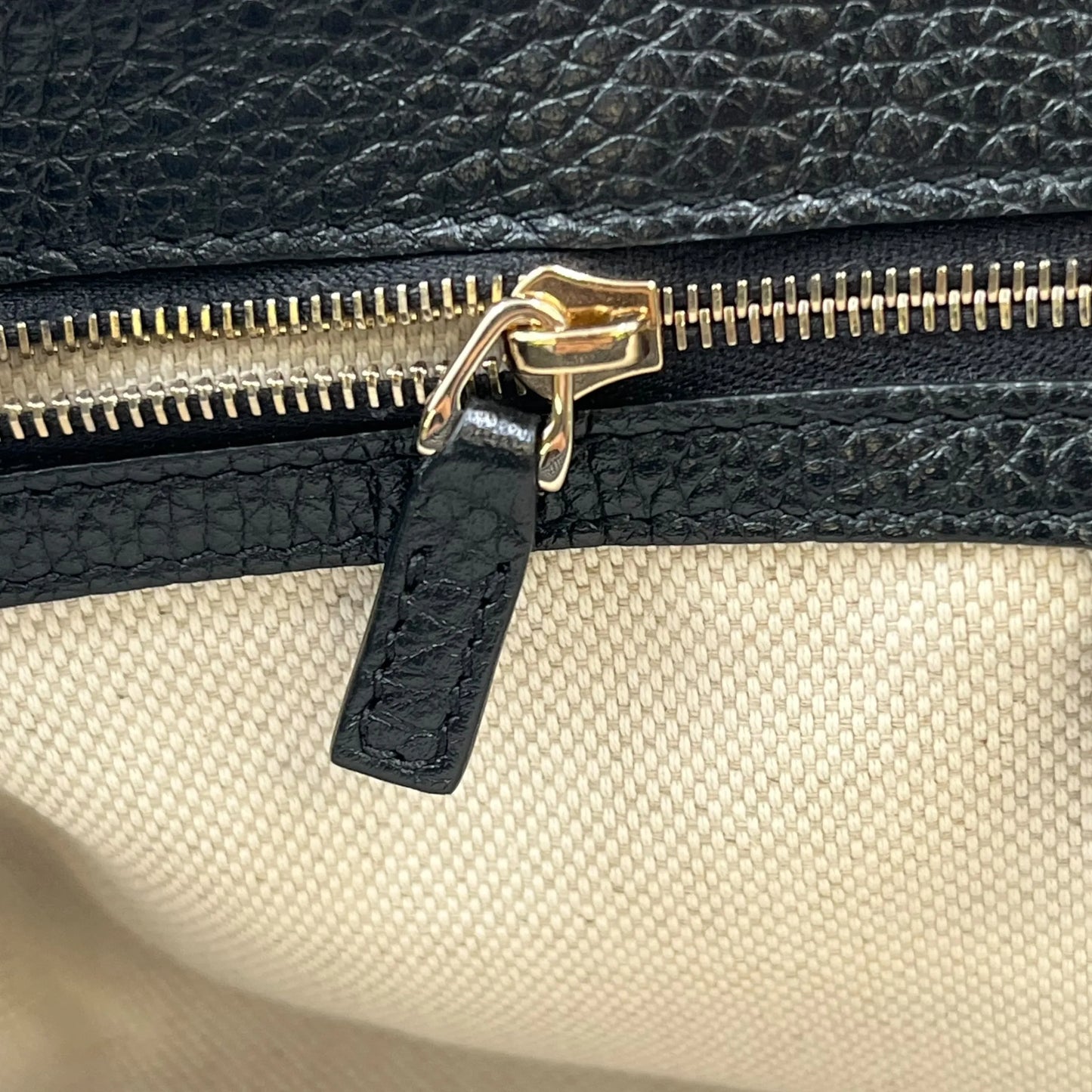 GUCCI Soho Chain Shoulder Bag - Black 