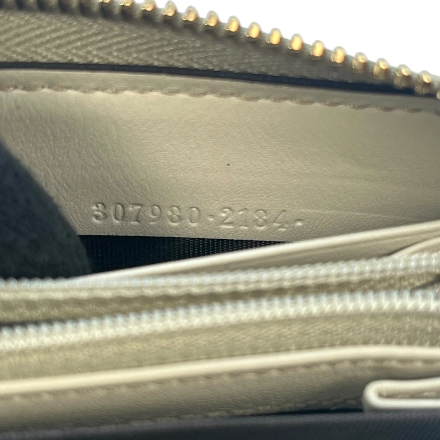 GUCCI Leather Round Zip Long Wallet - Beige 