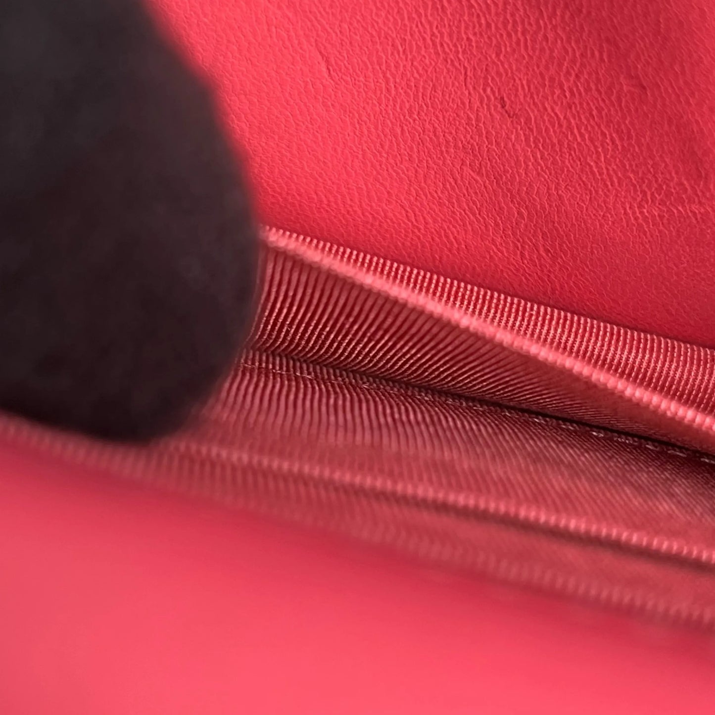 CHANEL Matelassé Lambskin Chain Wallet - Pink 