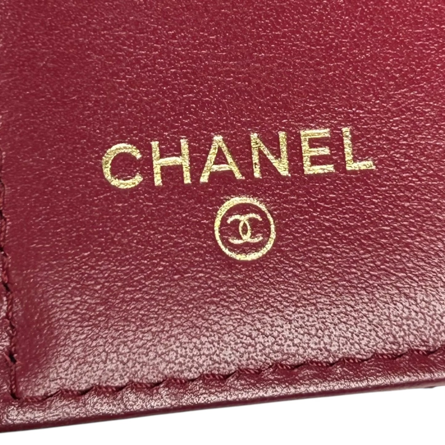 CHANEL マトラッセ シャネル 19 三つ折り財布 コンパクトウォレット - レッド