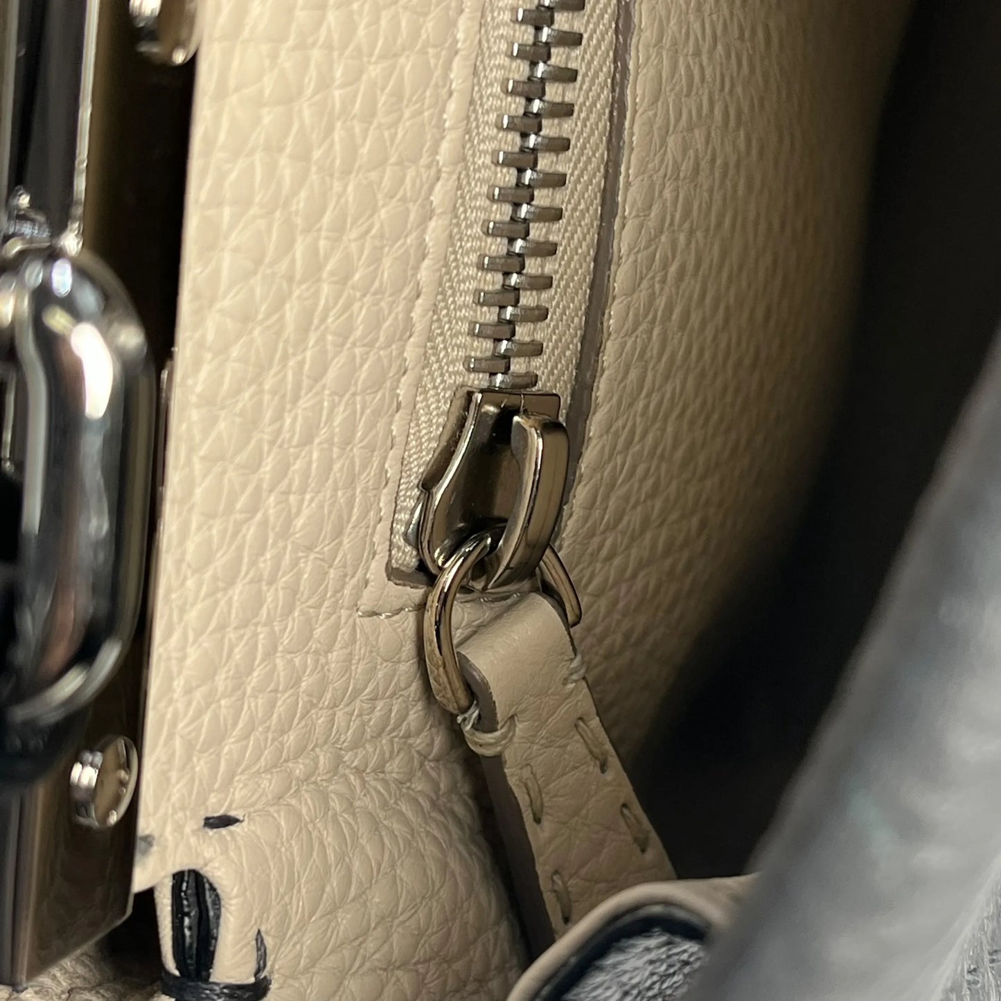 FENDI Peekaboo Leather Handbag/Shoulder Bag - Grey 