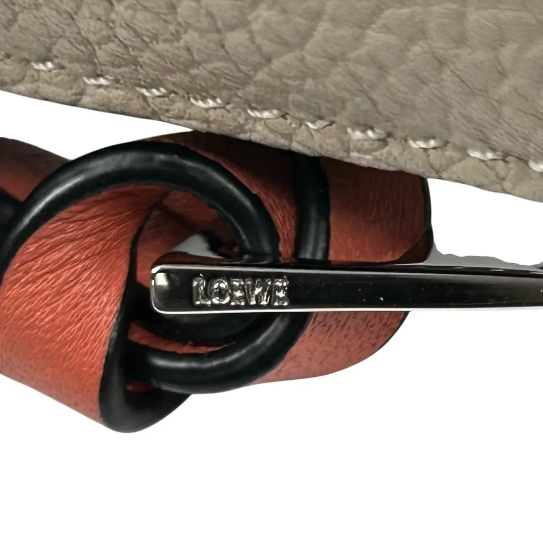 Loewe Slim Zip Bifold Wallet in Calfskin - Beige 