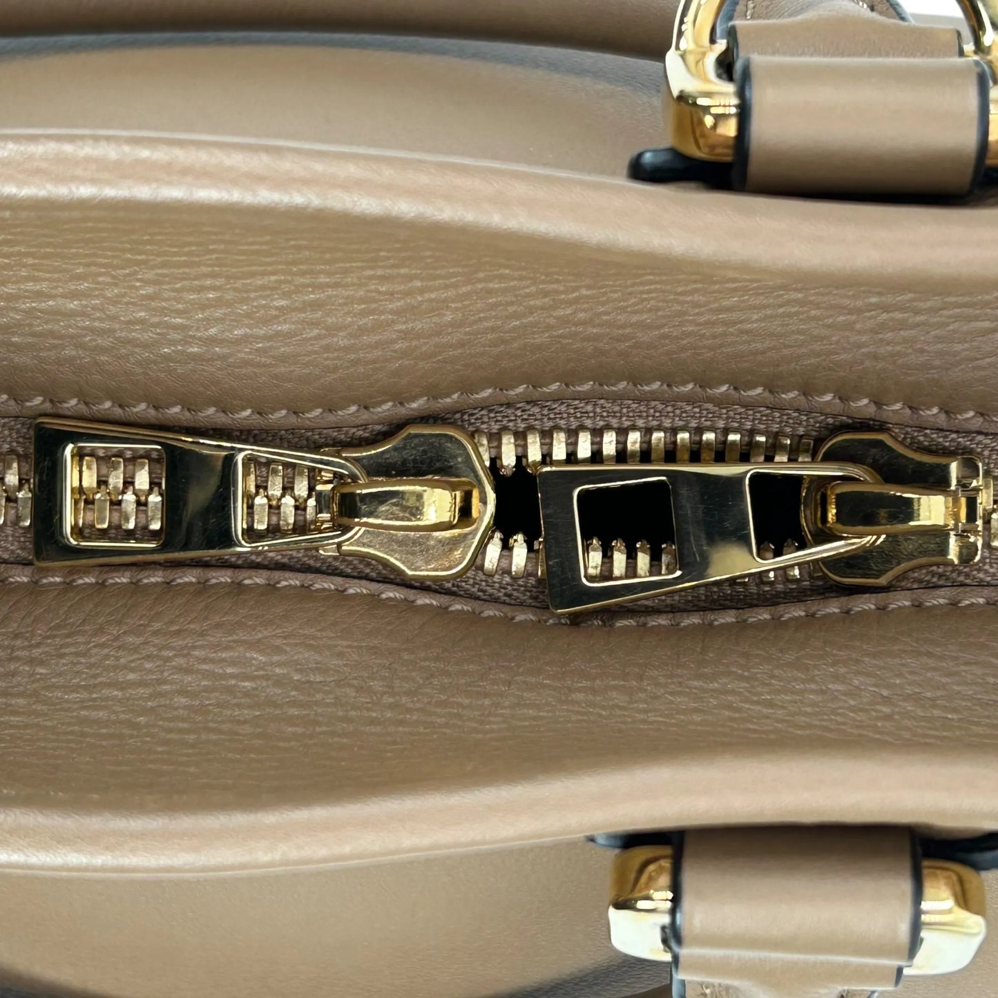 Loewe Amazona 28 Calfskin Handbag/Shoulder Bag - Brown 