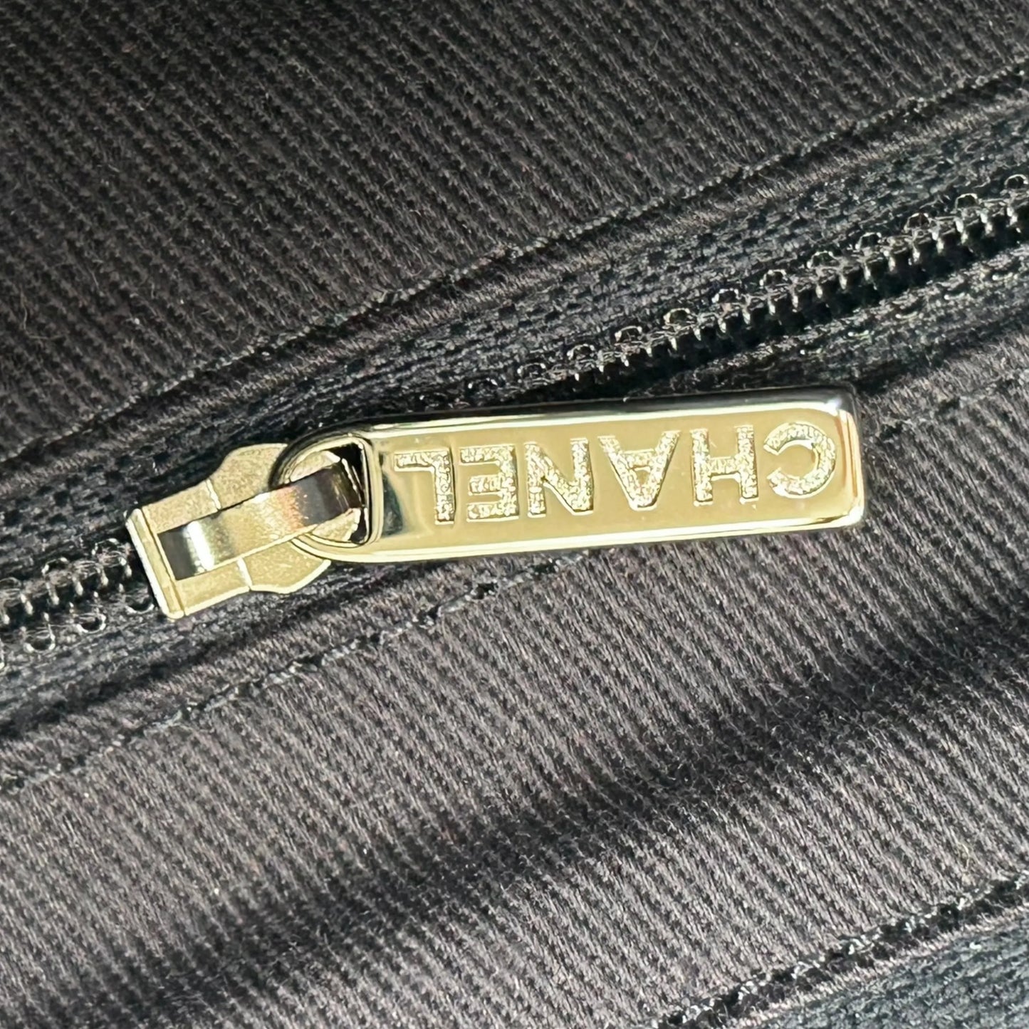 CHANEL Deauville MM Canvas Tote Bag - Navy 