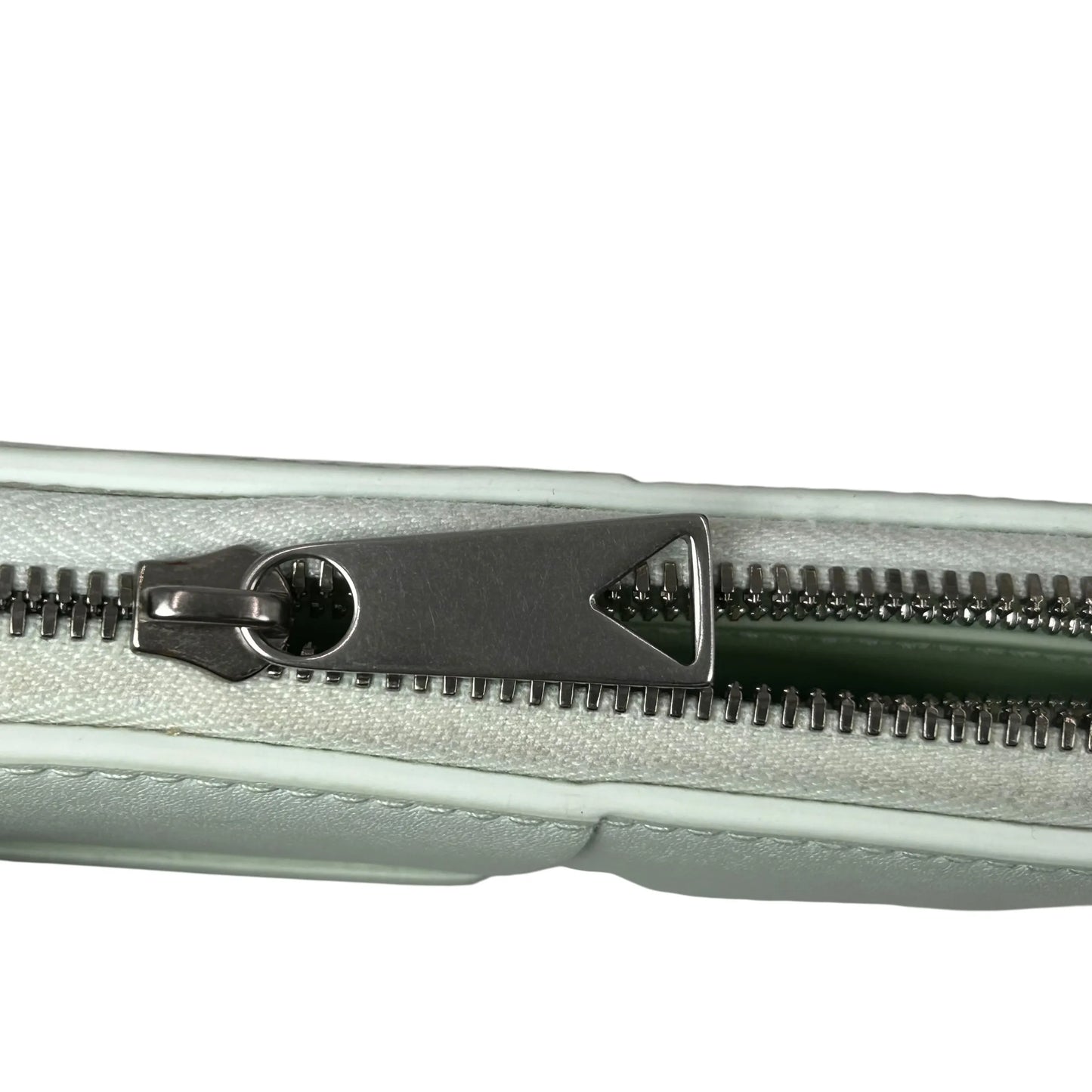 BOTTEGA VENETA Cassette Intrecciato Leather Round Zip Long Wallet - White 