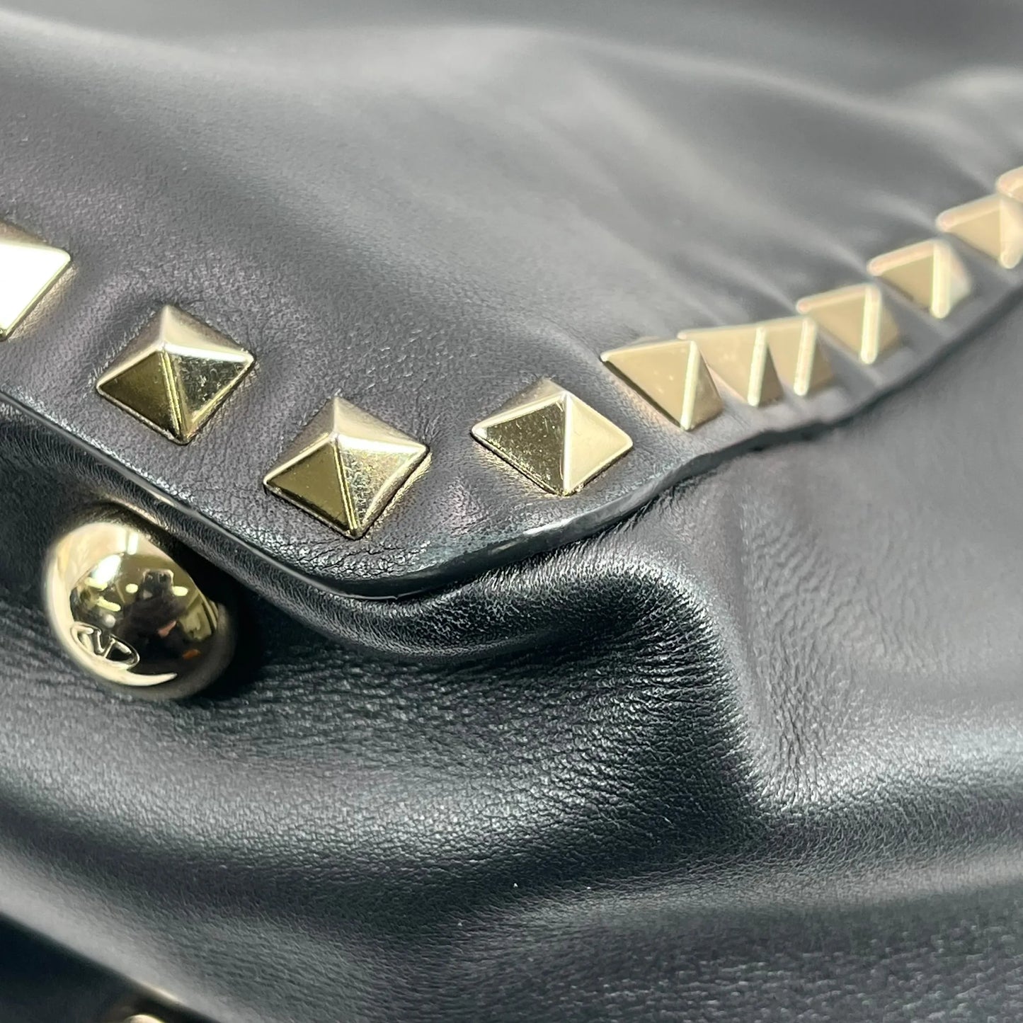 Valentino Rockstud Leather Handbag/Shoulder Bag - Black 