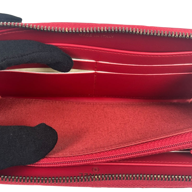 CHANEL Matelasse 2.55 Round Zip Long Wallet - Red 