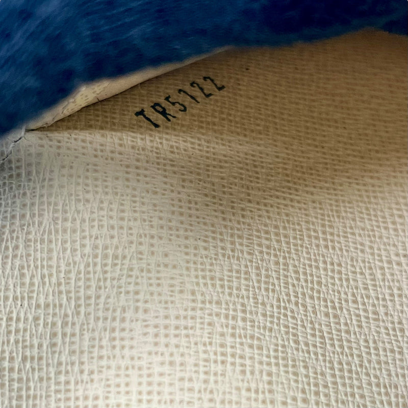 Louis Vuitton Damier Azur Portefeuille Sarah Long Wallet - White 