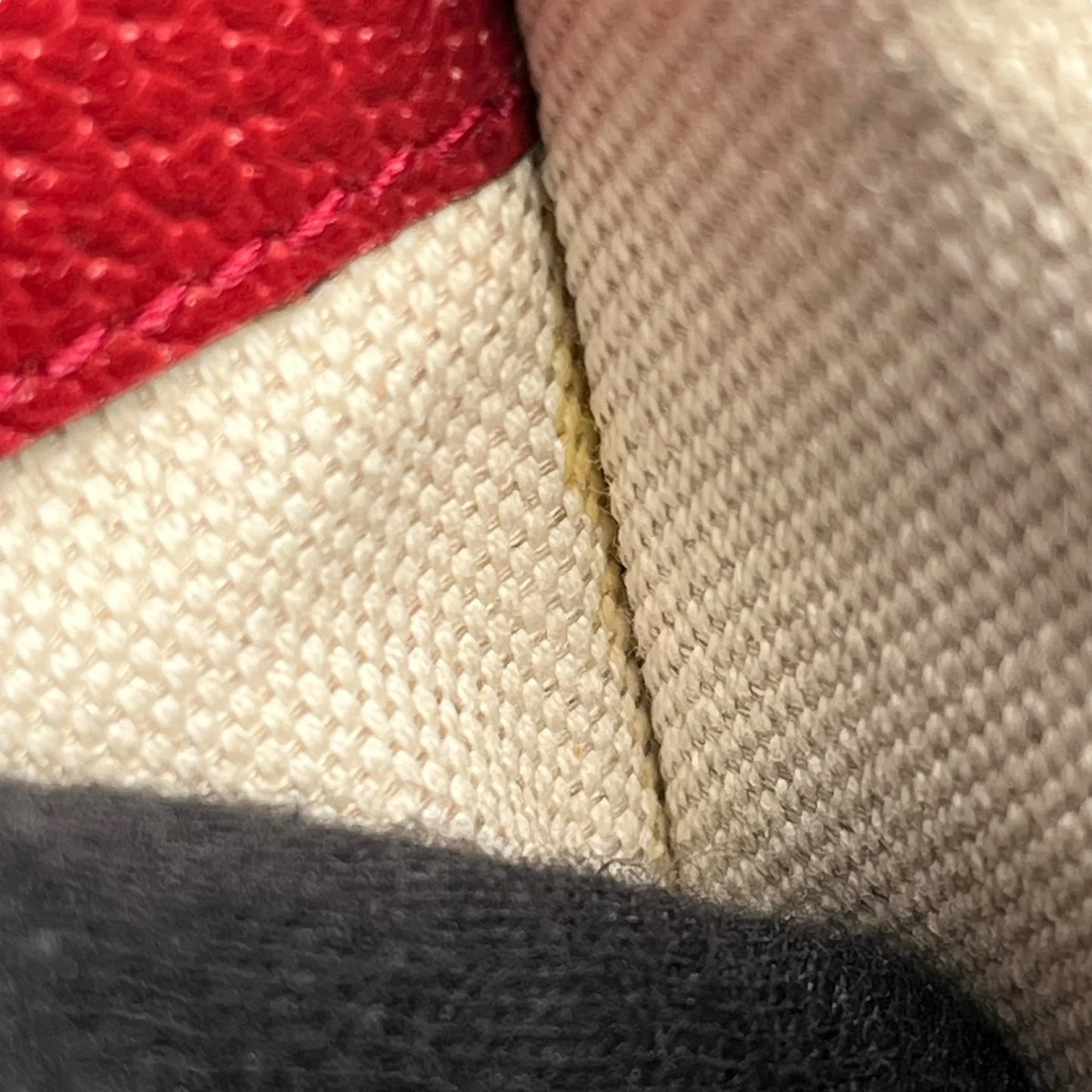 GUCCI Baiadera Striped Shoulder Bag - Multicolor and Red 