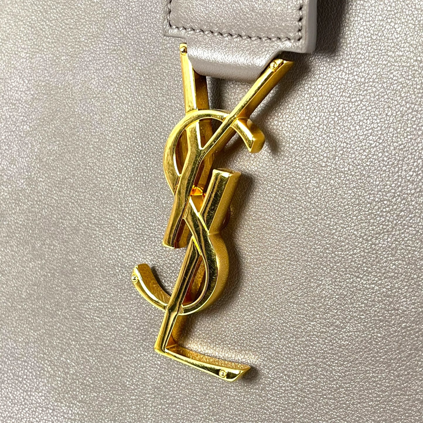 Saint Laurent カバス レザー ハンドバッグ - グレー