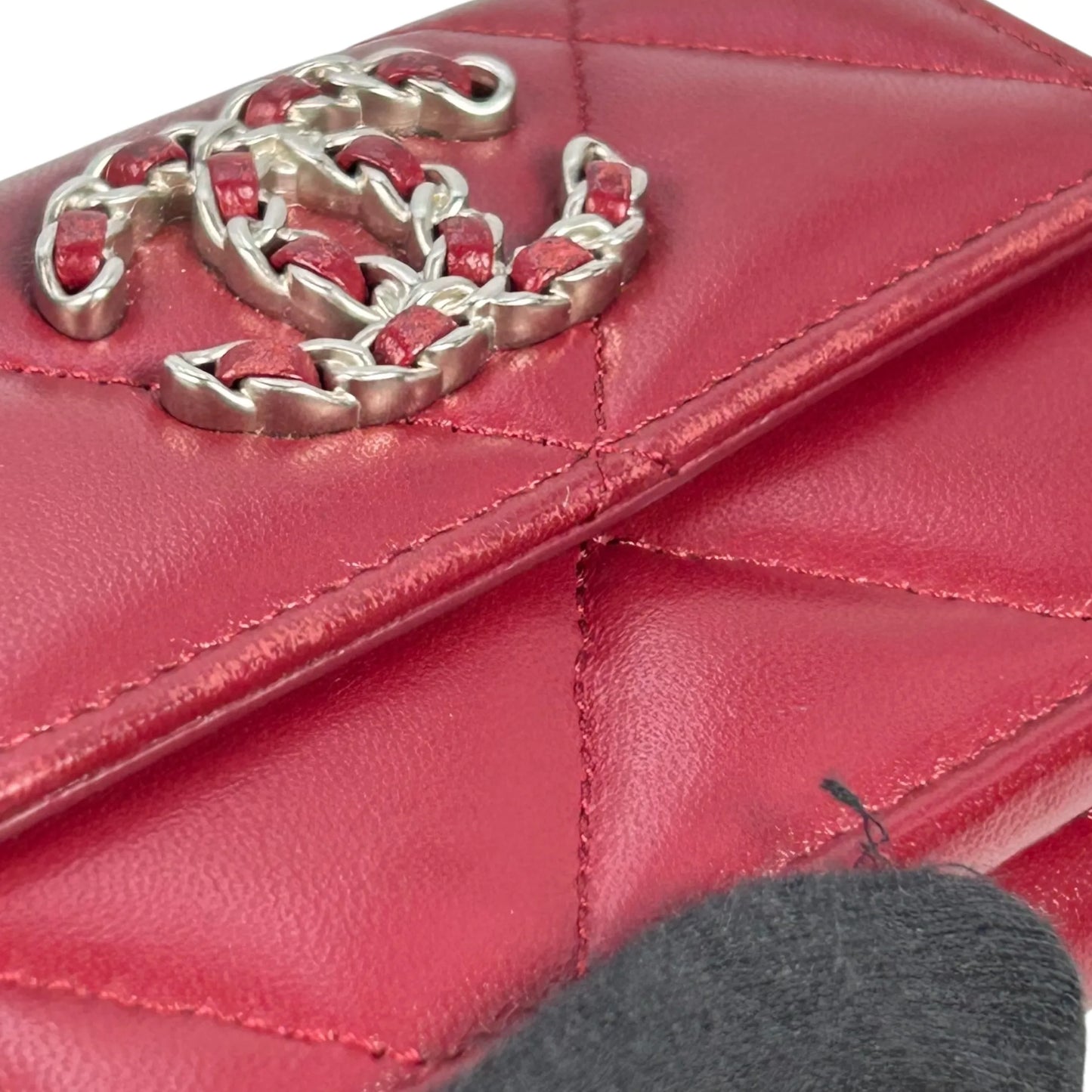 CHANEL マトラッセ シャネル 19 三つ折り財布 コンパクトウォレット - レッド